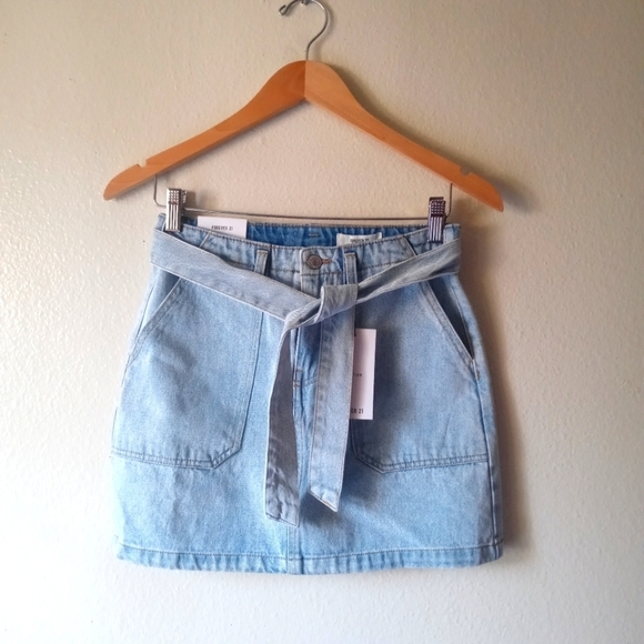 Forever 21 Dresses & Skirts - 🪷 Forever 21 Belted Light Blue Denim Mini Skirt. Size XS.